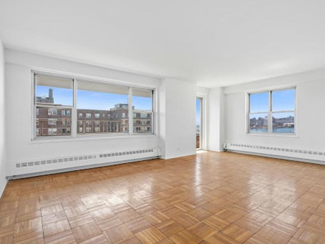 Apartment for sale in Arverne, New York