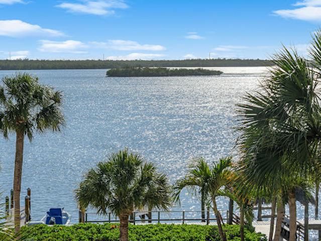 Apartment for sale in Marco Island
