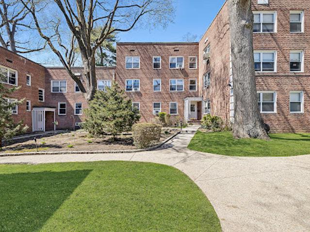 Apartment for sale in Nassau, New York