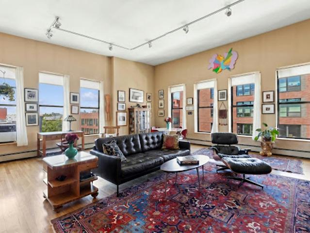 Apartment for sale in Arverne, New York