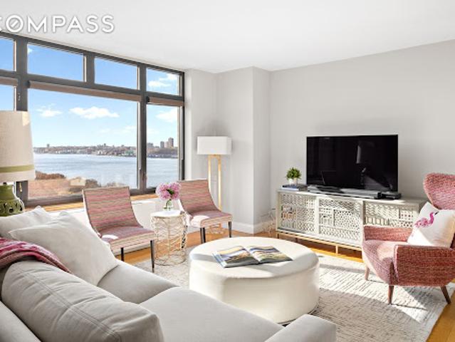 Apartment for sale in Arverne, New York