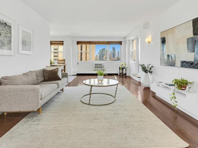 Apartment for sale in Arverne, New York