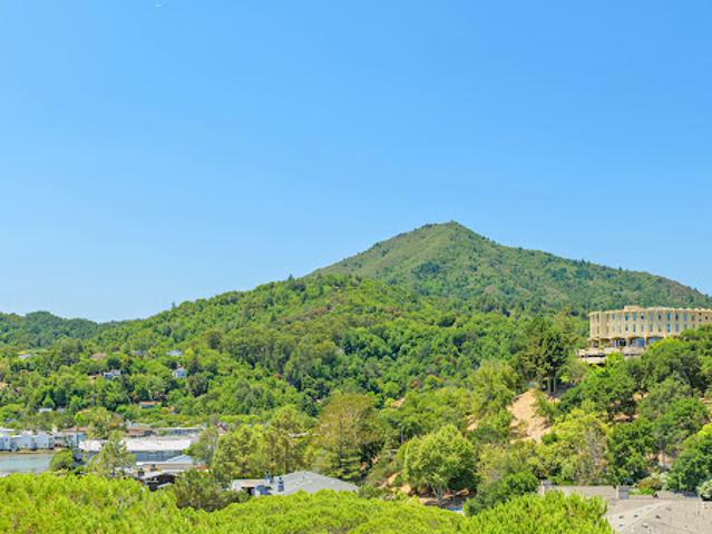Apartment for sale in California