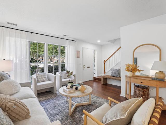 Apartment for sale in Dunwoody, DeKalb County