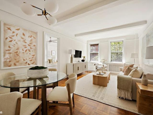 Apartment for sale in Arverne, New York