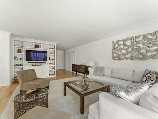 Apartment for sale in Arverne, New York