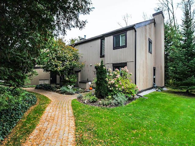 Apartment for rent in Collingwood