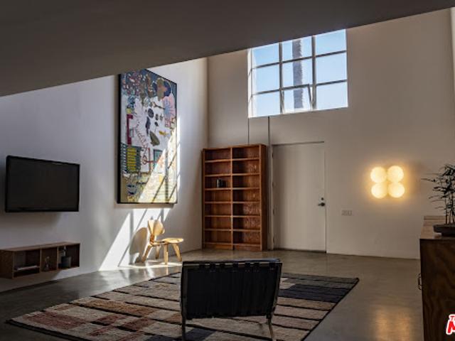 Apartment for sale in Santa Monica, California