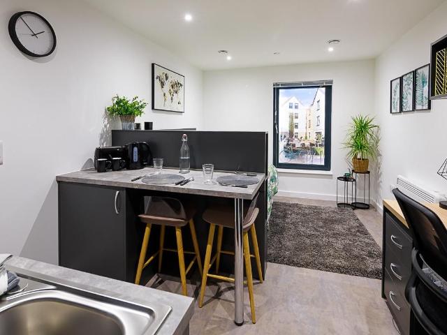 Studio for rent in St. Mildred's, The Bridge