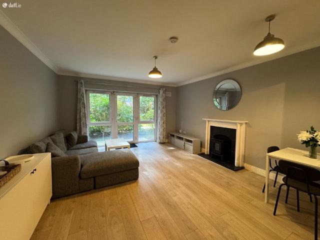 Apartment to rent in Bluebell, North Tipperary