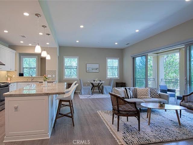 Apartment for sale in Irvine, California