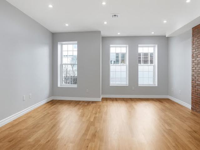 Apartment for sale in Arverne, New York
