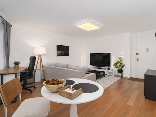 Apartment for sale in Queens, Arverne