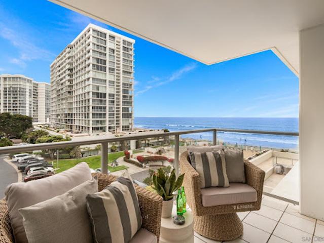 Apartment for sale in Coronado, California