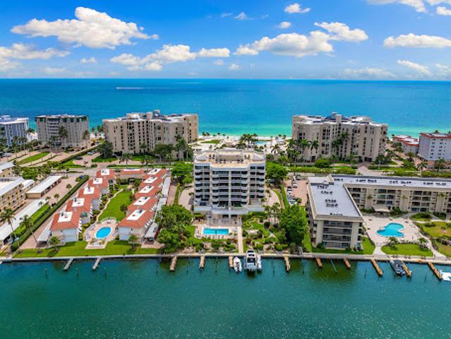 Apartment for sale in Naples, Florida