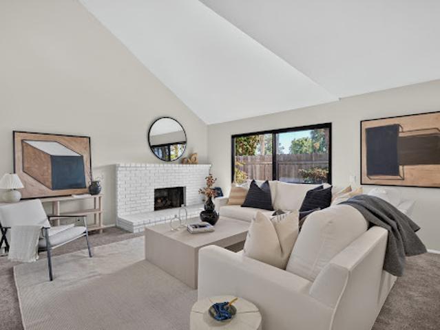 Apartment for sale in Costa Mesa, Orange County