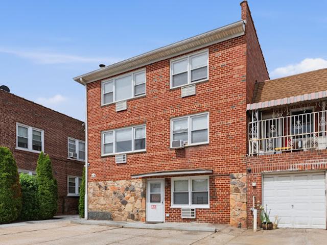 Apartment for sale in Queens, Arverne