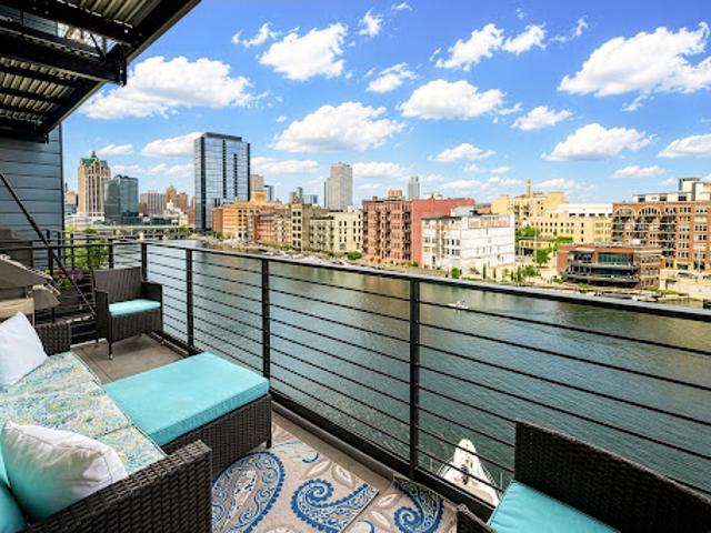 Apartment for sale in Milwaukee, Wisconsin