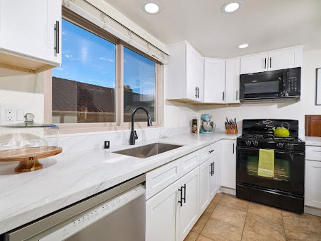 Apartment for sale in California