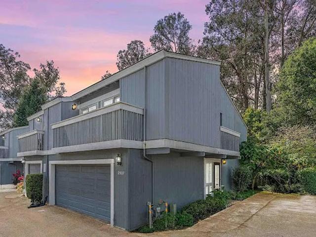 Apartment for sale in Santa Cruz, California