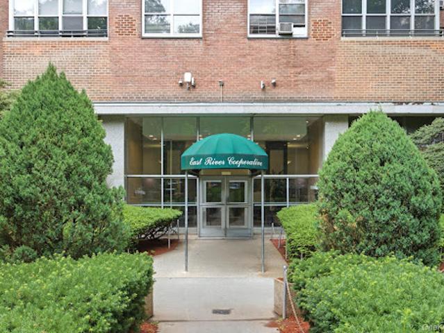 Apartment for sale in Arverne, New York