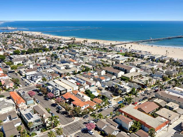 Apartment for sale in Seal Beach, California