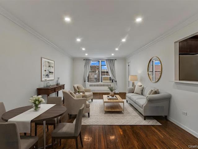Apartment for sale in Arverne, New York