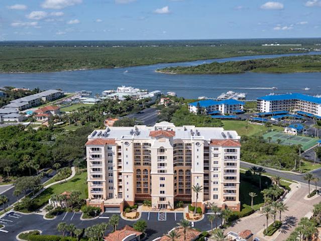 Apartment for sale in New Smyrna Beach, Florida