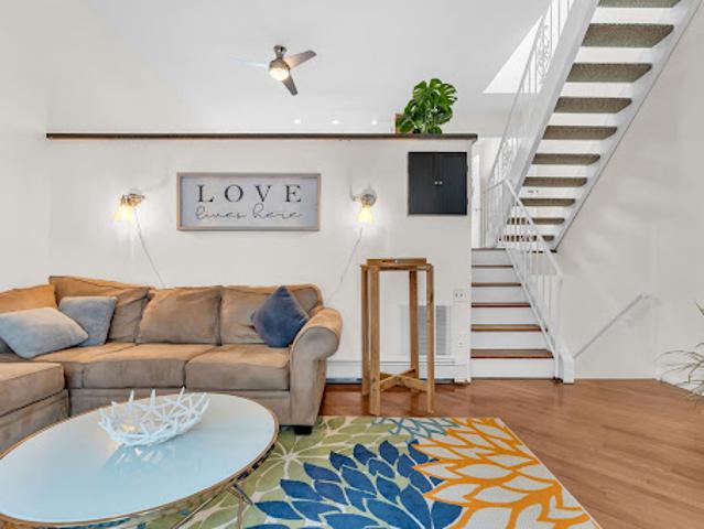Apartment for sale in Monmouth, New Jersey