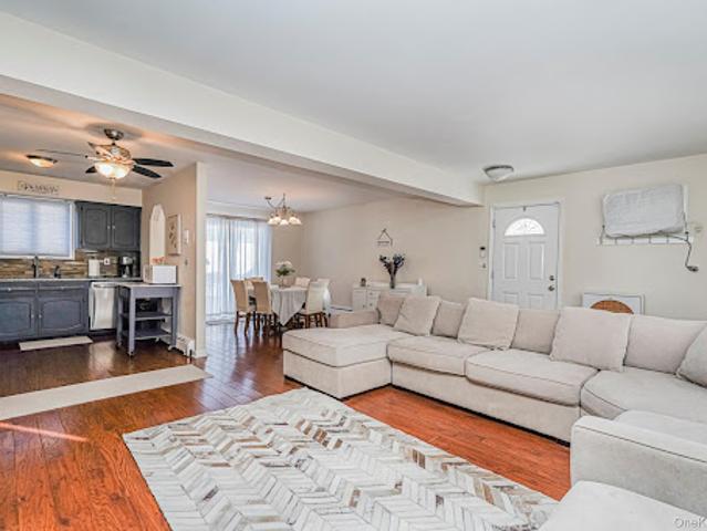 Apartment for rent in Arverne, New York