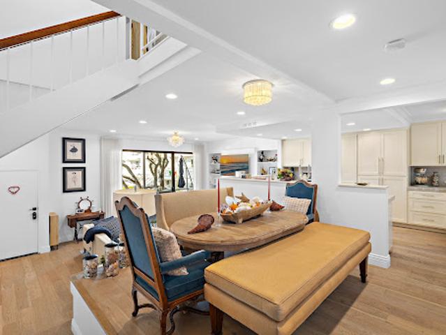 Apartment for sale in Corona Del Mar, California