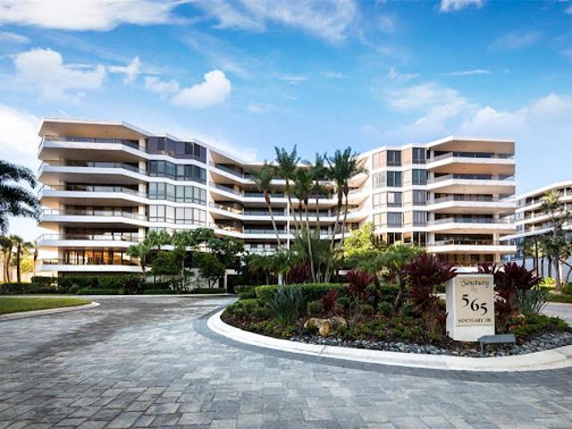Apartment for sale in Longboat Key, Florida