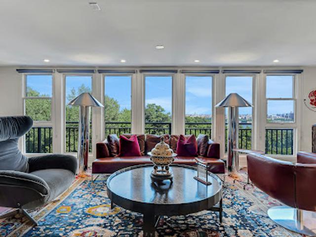 Apartment for sale in Fort Lee, New Jersey