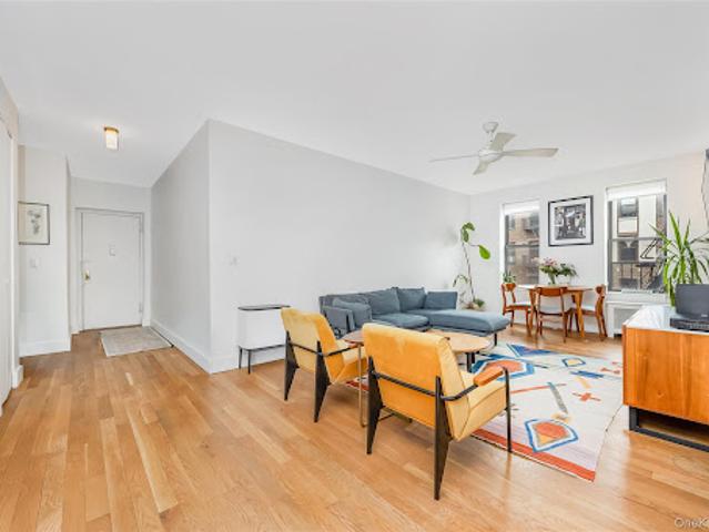 Apartment for sale in Arverne, New York
