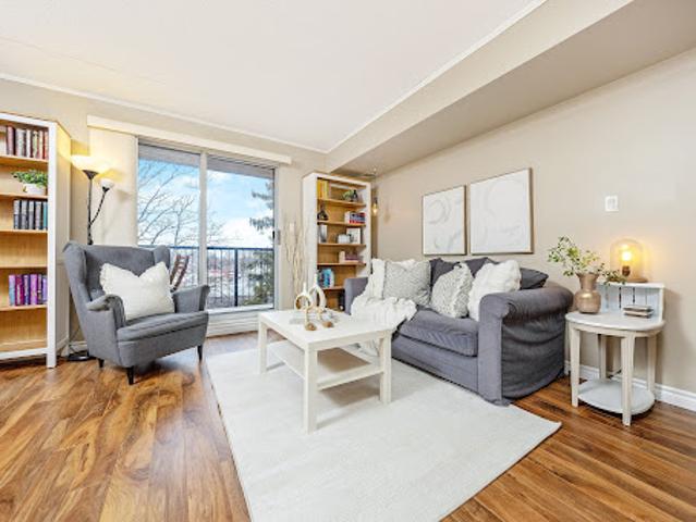 Apartment for sale in Burlington, Ontario