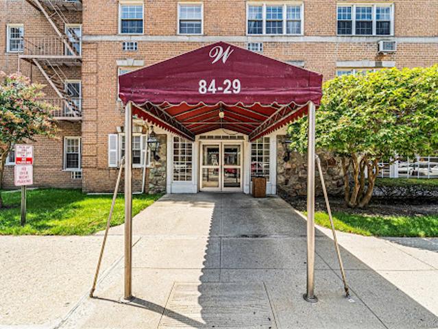 Apartment for sale in Queens, Arverne