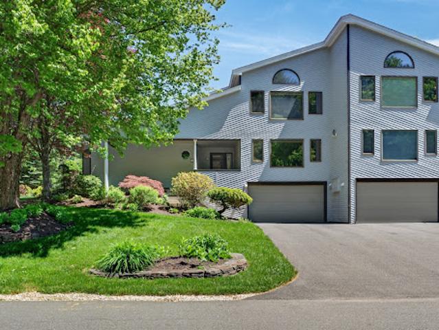Apartment for sale in Berkshire, Massachusetts