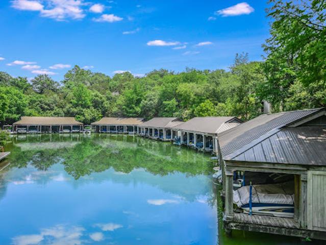 Apartment for sale in Austin Apartment for sale in Austin