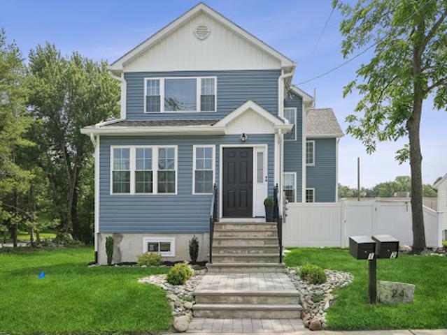 Apartment for sale in Newton