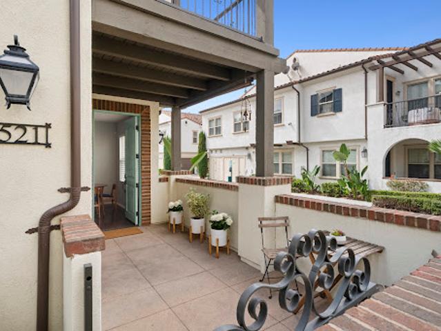 Apartment for sale in Anaheim, California