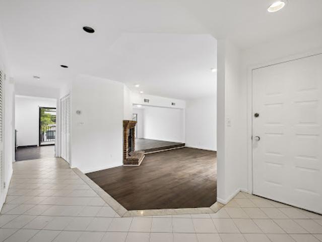 Apartment for sale in Fort Lee, New Jersey