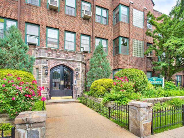 Apartment for sale in Queens, Arverne