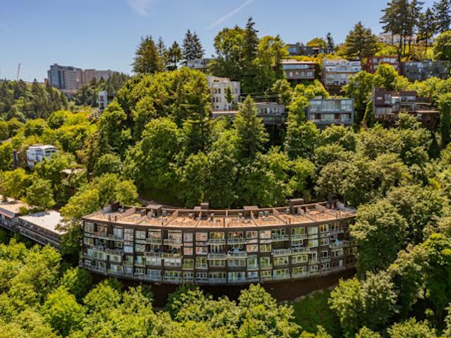 Apartment for sale in Portland