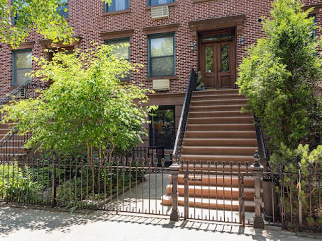 Apartment for sale in Arverne, New York