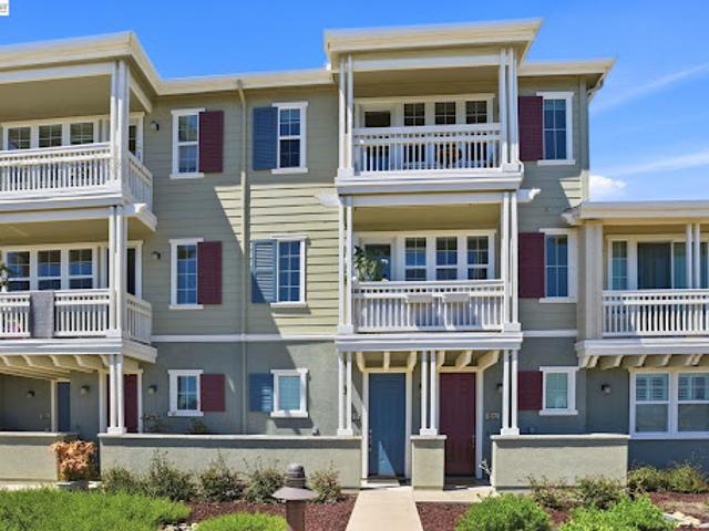 Apartment for sale in San Mateo, California