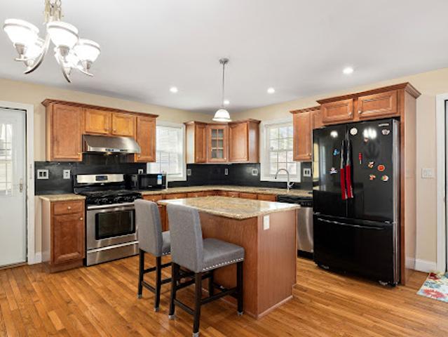 Apartment for sale in Stoughton, Massachusetts