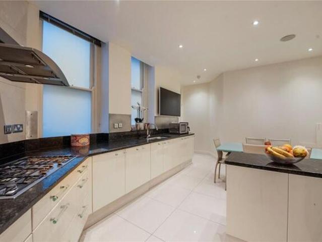 Apartment for sale in Camden Town, East Marylebone