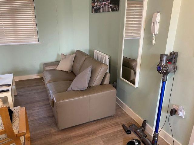 Studio for rent in Lower Stoke, Coventry