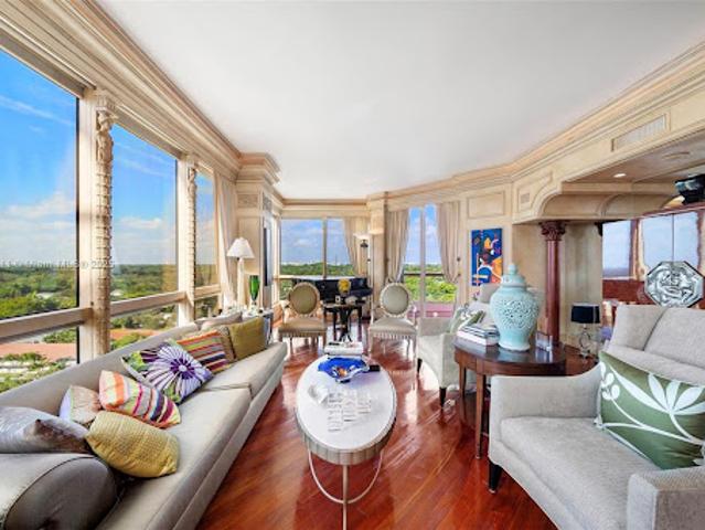 Apartment for sale in Coral Gables