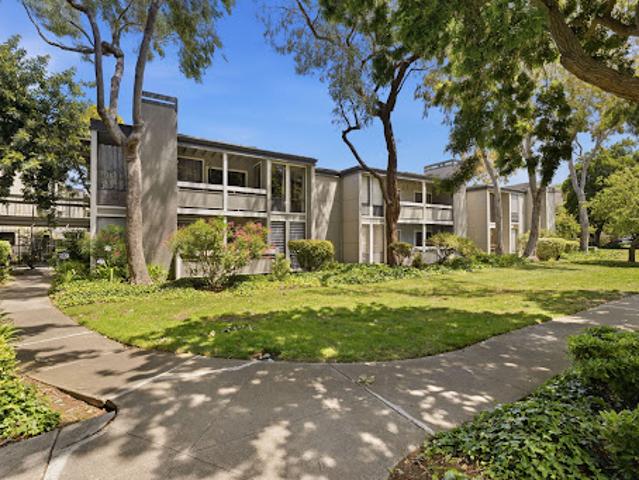 Apartment for sale in San Mateo, California